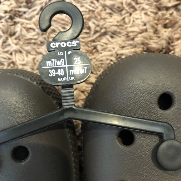 New Crocs - Picture 2 of 8